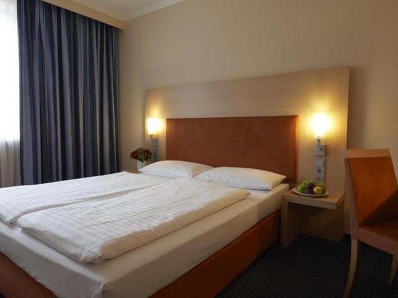 Intercityhotel Hotel 3*