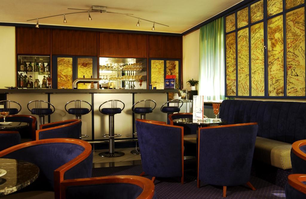 Hotel Intercityhotel 3*