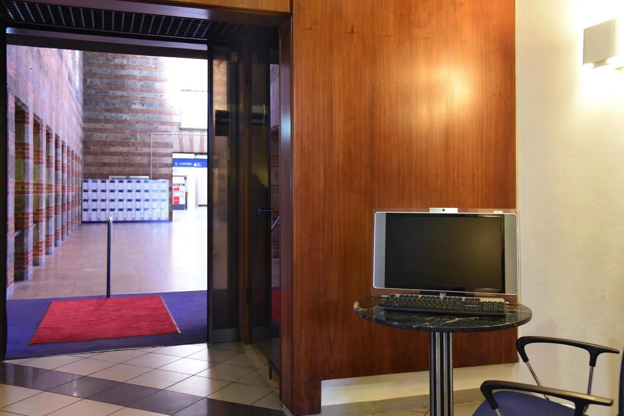 Hotel Intercityhotel 3*
